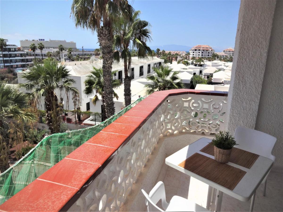 Apartment With A Large South-Facing Balcony, Sea View And Wifi In Las Americas Center Playa de las Americas  Luaran gambar