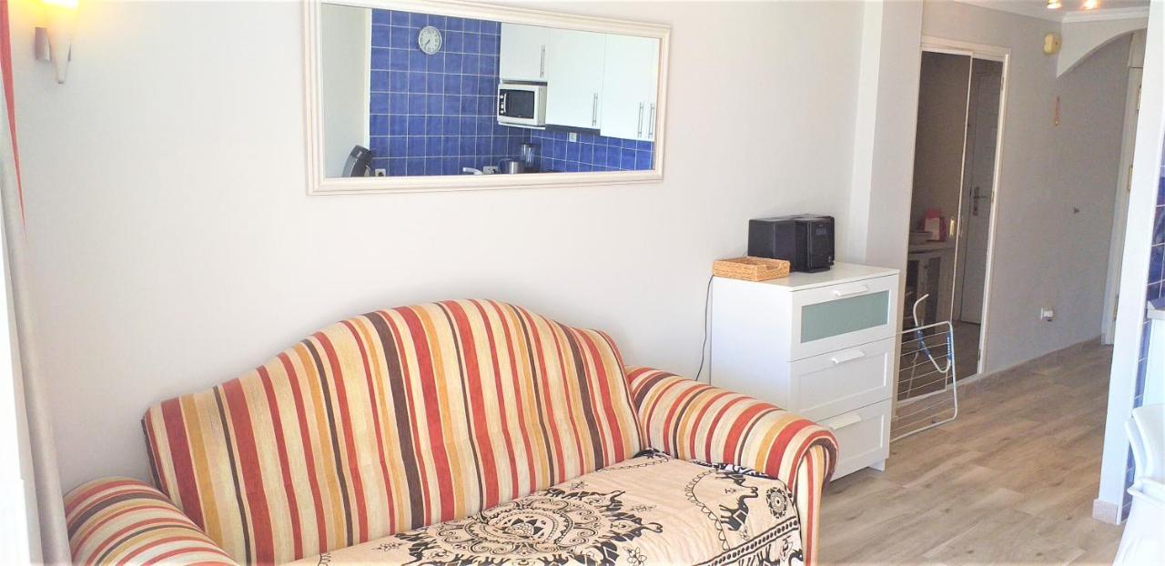 Apartment With A Large South-Facing Balcony, Sea View And Wifi In Las Americas Center Playa de las Americas  Luaran gambar
