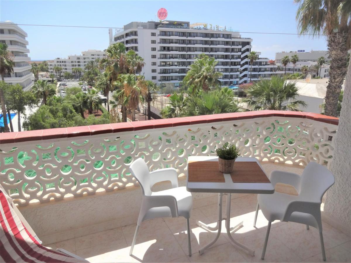 Apartment With A Large South-Facing Balcony, Sea View And Wifi In Las Americas Center Playa de las Americas  Luaran gambar
