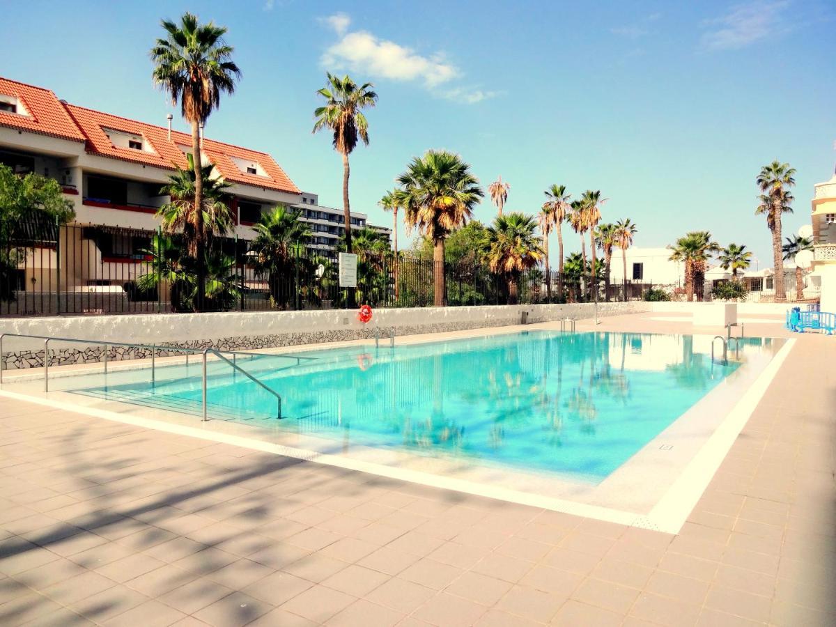 Apartment With A Large South-Facing Balcony, Sea View And Wifi In Las Americas Center Playa de las Americas  Luaran gambar